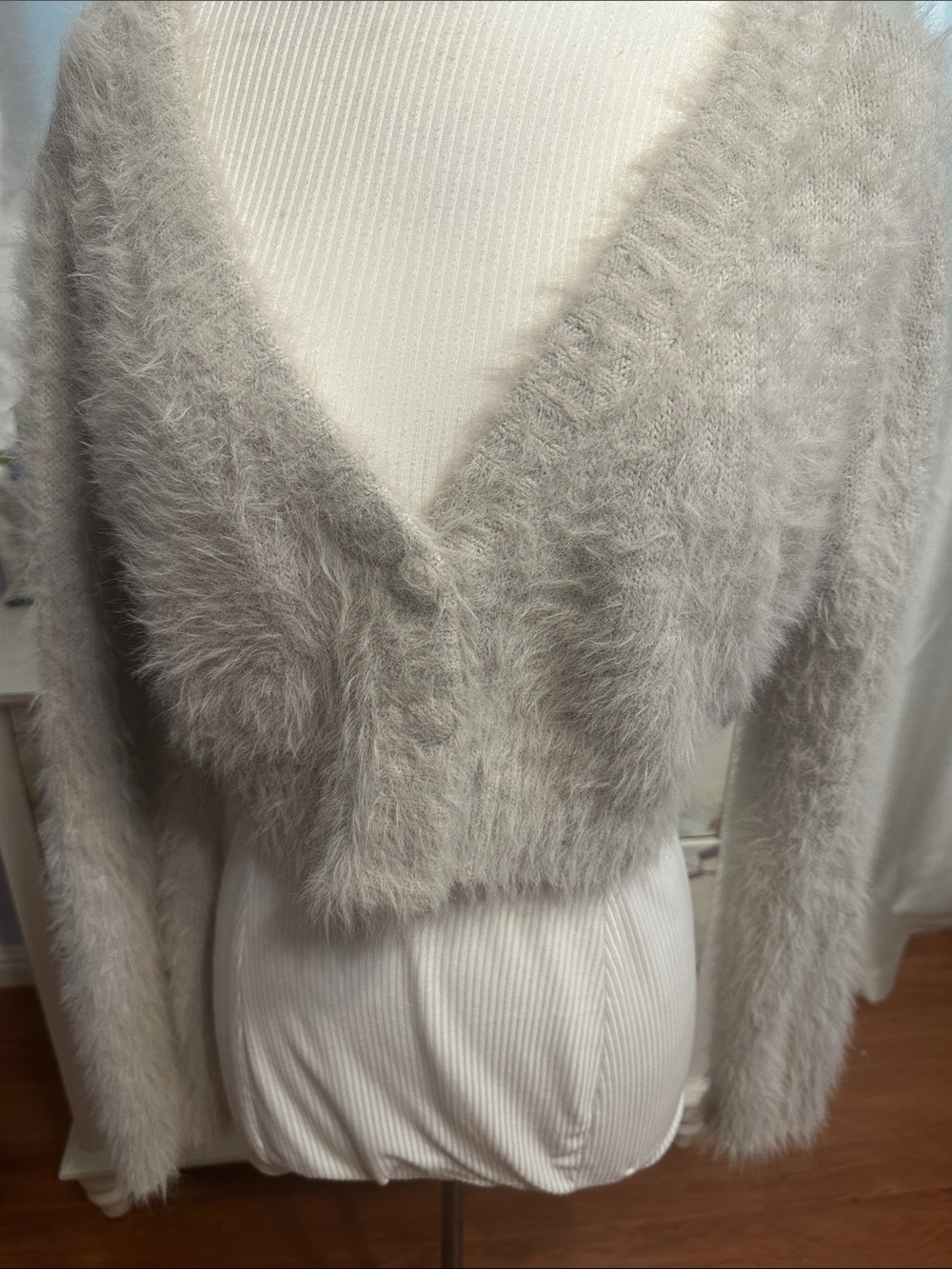 Crop Cardigan - Picture 5 of 7